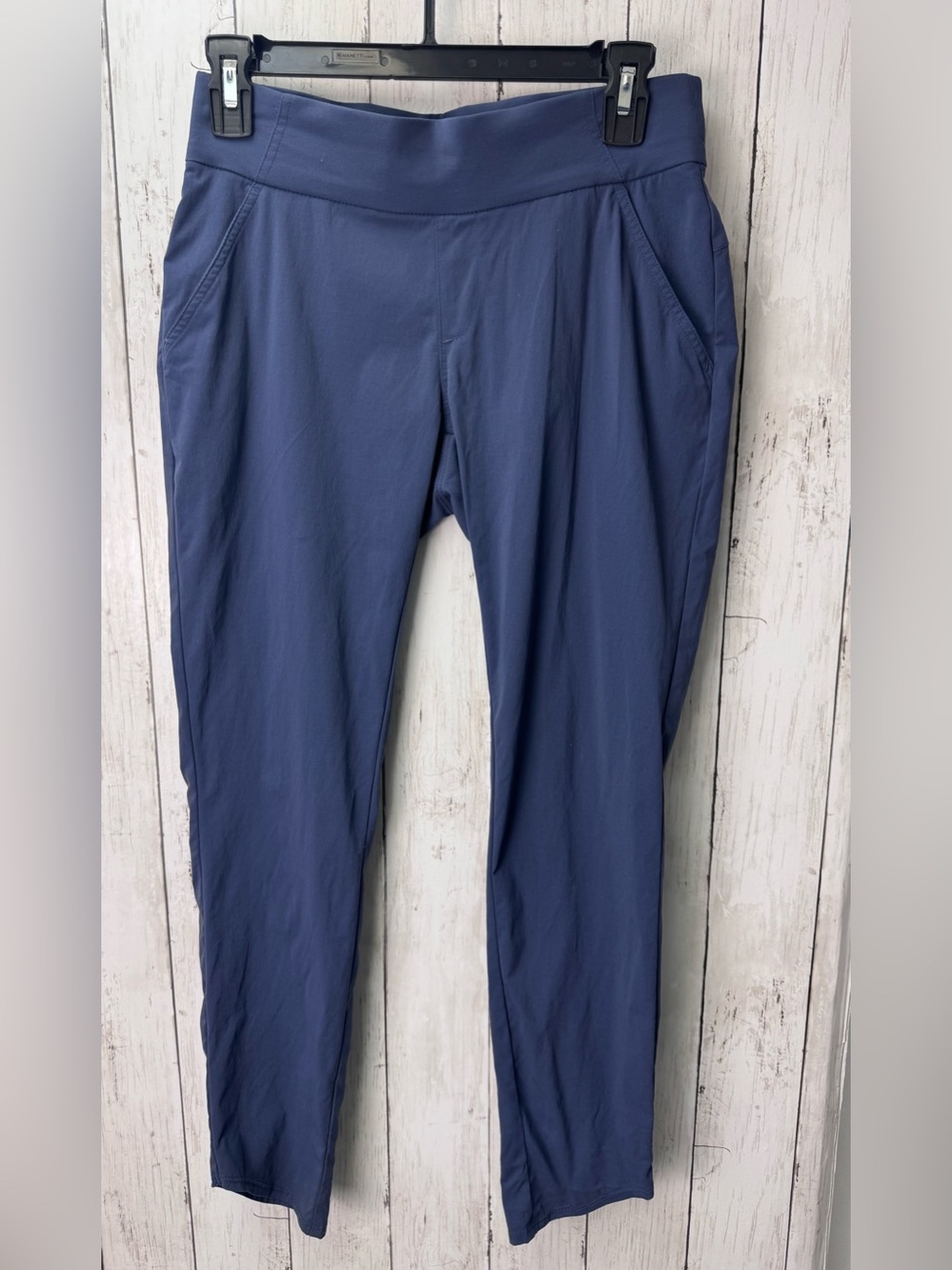Columbia women’s petite Navy Blue Travel Chinos size small